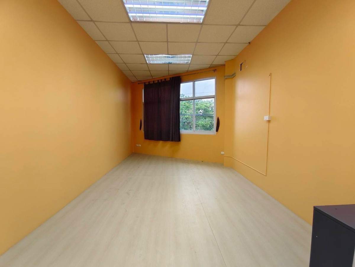 ให้เช่าอาคารพาณิชย์เกษตร นวมินทร์ ลาดปลาเค้า : สำหรับเช่า อาคารพาณิชย์ 3 ชั้น ติดถนนใหญ่ นวลจันทร์ เขตบึงกุ่ม กทม เพื่อธุรกิจ มีที่จอดรถ 4-5 คัน 