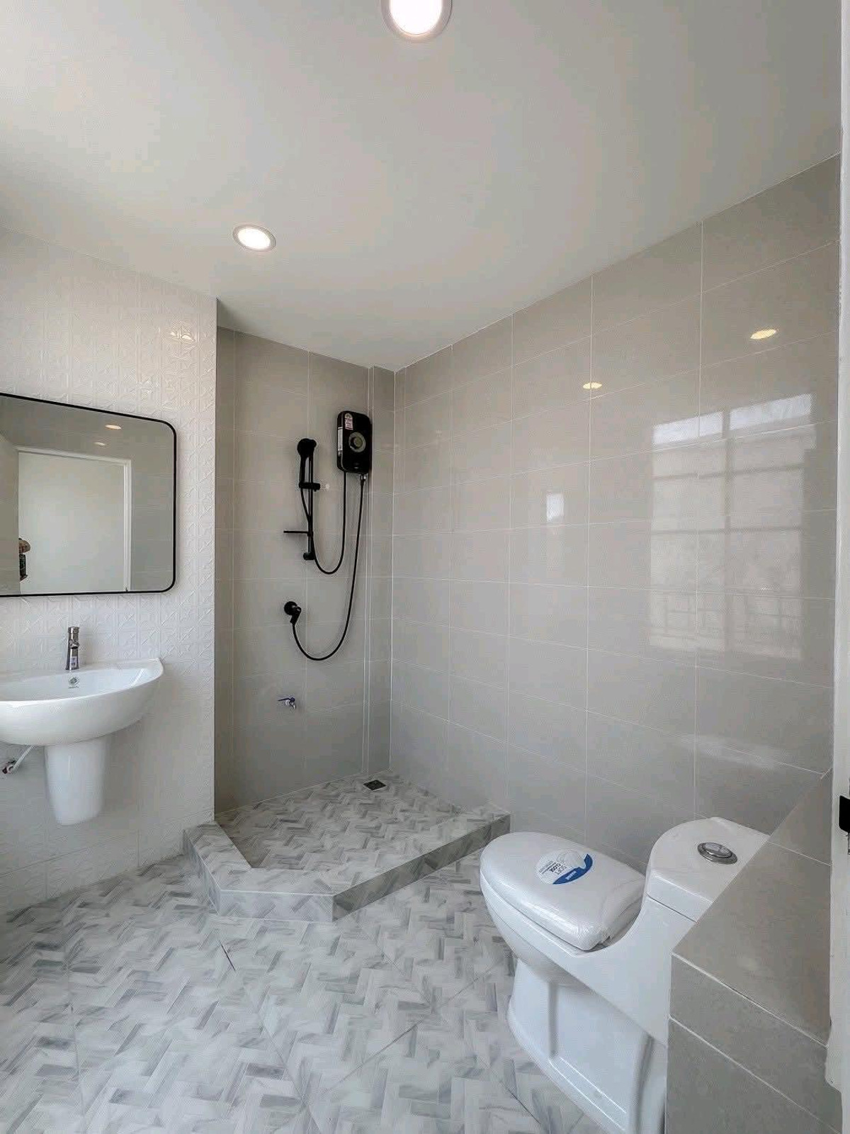 For SaleHome OfficeRamkhamhaeng, Hua Mak : 🔥 Home office, 4 floors, newly renovated, Town in Town, next to the main road, near the expressway + BTS, complete functions, ready to use, price 7.79 million, contact Luk Jeab 065-536-5165 🐥 #Home office #Town in Town #Rama 9 #Lat Phrao 71 #Bangkok real 