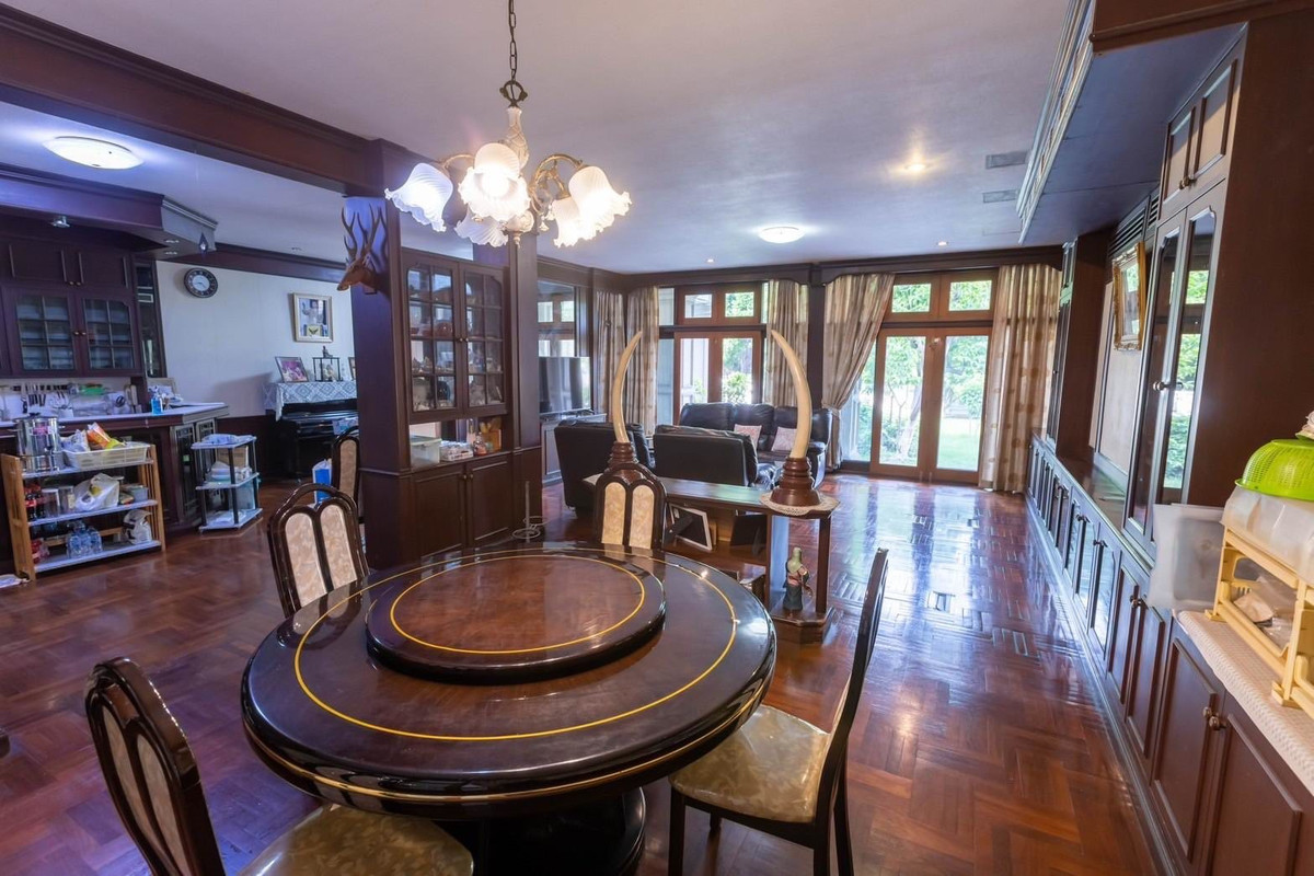 ขายบ้านเสรีไทย-นิด้า : หมู่บ้านนวธานี / 5 ห้องนอน (ขาย), Moo Baan Navatanee / 5 Bedrooms (FOR SALE) FAHS059