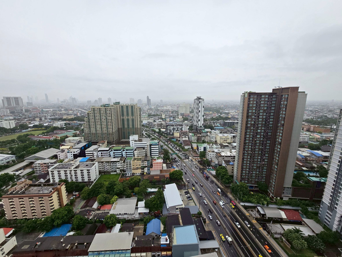 For RentCondoThaphra, Talat Phlu, Wutthakat : Condo for rent, Supalai Loft, Talat Phlu Station, 31st floor, corner room, 2 bedrooms, ready to move in immediately.