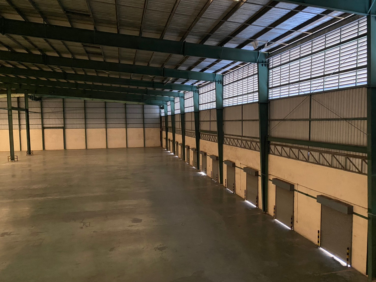 ให้เช่าโรงงานนครปฐม : โกดังให้เช่าพุทธมณฑลสาย5 สามพราน นครปฐม ใกล้ตลาดน้ำดอนหวาย ขนาด 6,000 ตรม. แบ่งเช่าได้ 