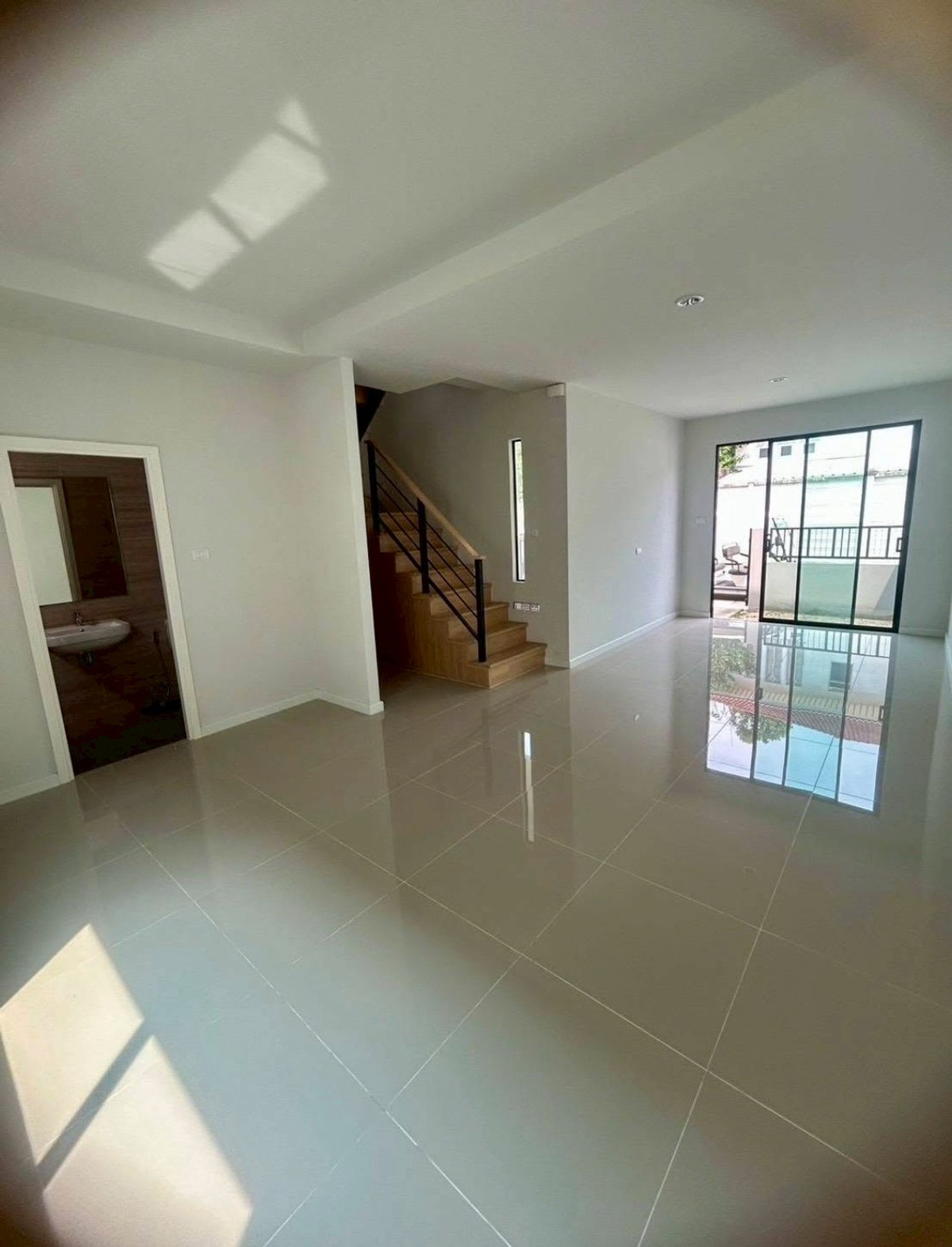 For RentTownhomePathum Thani,Rangsit, Thammasat : ME2500858 Townhome for rent S Gate Town Ratchaphruek-Tiwanon, good atmosphere, ready to move in.