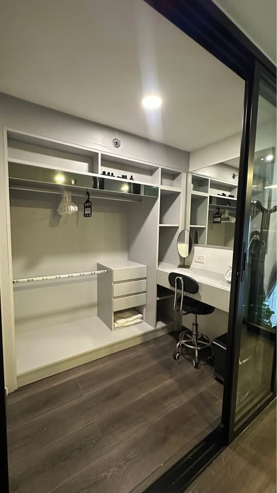 For RentCondoKasetsart, Ratchayothin : 🔥For Rent Now🔥 Knightsbridge Space Ratchayothin. Spacious room with high ceilings, bright and airy, beautifully decorated, fully furnished and ready to move in. Located near BTS Phahonyothin 24.