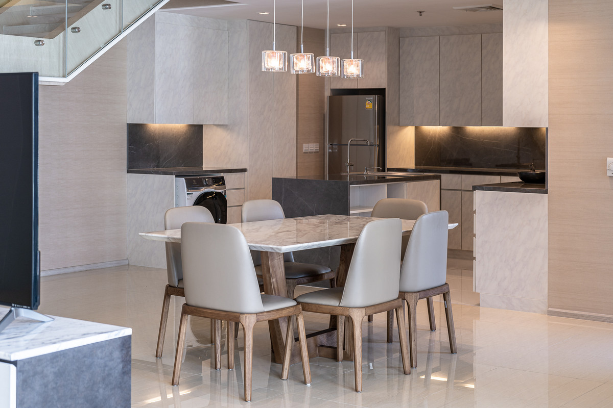 For RentCondoSukhumvit, Asoke, Thonglor : Condo for rent, 3 bedrooms, 165 sq m, near BTS Thonglor and Ekkamai.