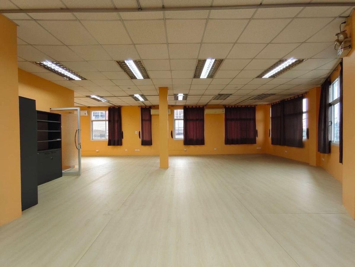 ให้เช่าโชว์รูมเกษตร นวมินทร์ ลาดปลาเค้า : ให้เช่า ออฟฟิศโชว์รูม ติดถนนใหญ่ นวลจันทร์ มีที่จอดรถ 5 คัน ตึกเด่น ติดถนน เหมาะสำหรับ ธุรกิจที่ต้องการหน้าร้าน และสำนักงาน 