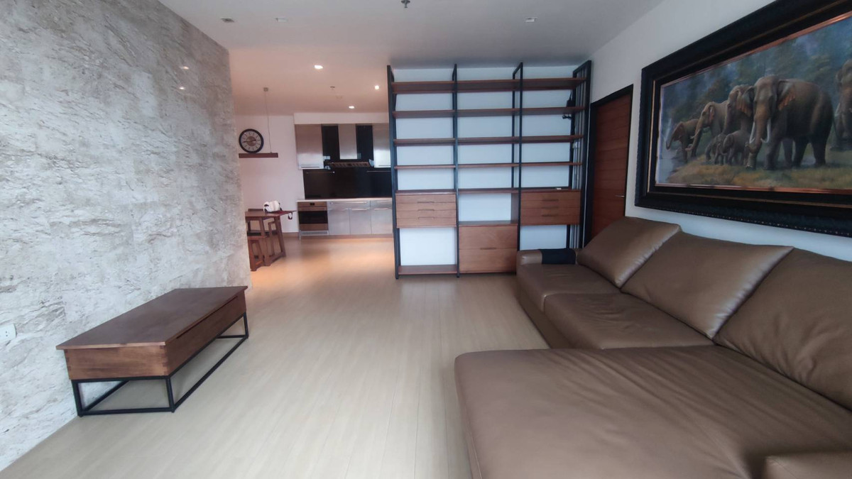 คอนโดพระราม 3 สาธุประดิษฐ์ : 3ห้องนอน 3ห้องน้ำ ชั้นสูง วิวโค้งแม่น้ำ มีสิทธิ์จอดรถได้ 3สิทธิ์ เฟอร์นิเจอร์ตกแต่งพร้อมอยู่ เครื่องใช้ไฟฟ้าครบ