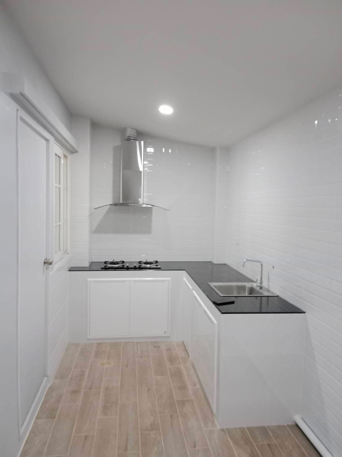 ให้เช่าทาวน์โฮมนวมินทร์ รามอินทรา : บ้านเช่าใกล้แฟชั่น ให้เช่าบ้านรามอินทรา-คู้บอน 3นอน 2น้ำ แอร์ 3เครื่อง บ้านเช่าราคาถูก ทำเลดี