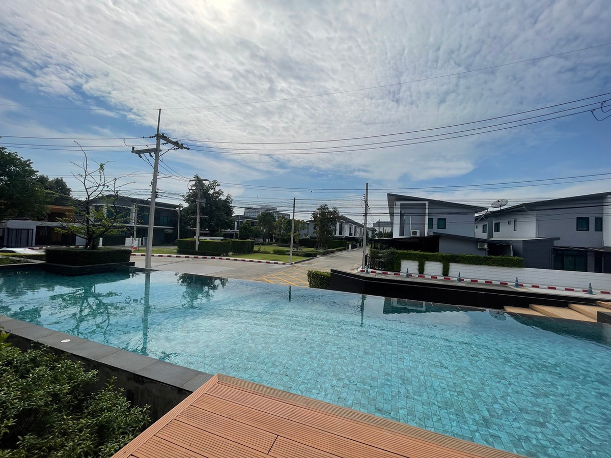 ให้เช่าบ้านปทุมธานี รังสิต ธรรมศาสตร์ : บ้านเดี่ยว เพียง 700 เมตรจากห้างฟิวเจ้อรังสิต 4 ห้องนอน หลังมุม เฟอรนิเจ้อครบพร้อมอยู่ ว่างให้เช่า