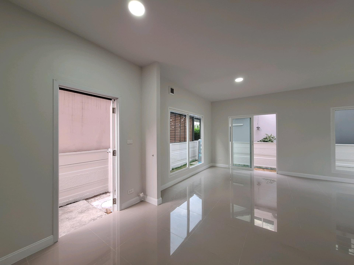 For SaleHouseRathburana, Suksawat : Single house for sale in Suksawat, beginning of the project, 50.4 sq m, 4 bedrooms, near Rama 3 | Q District Suksawat, there is a bedroom on the ground floor.