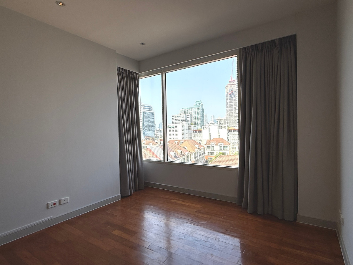 ให้เช่าคอนโดสุขุมวิท อโศก ทองหล่อ : คอนโด 4 ห้องนอน เลี้ยงสัตว์ได้ ในซอยทองหล่อ