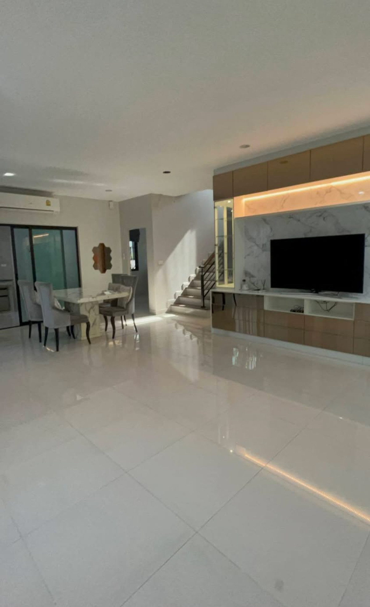 For RentHousePinklao, Charansanitwong : Single house for rent Setthasiri Village Charan-Pinklao Near Central Pinklao and Siriraj Hospital