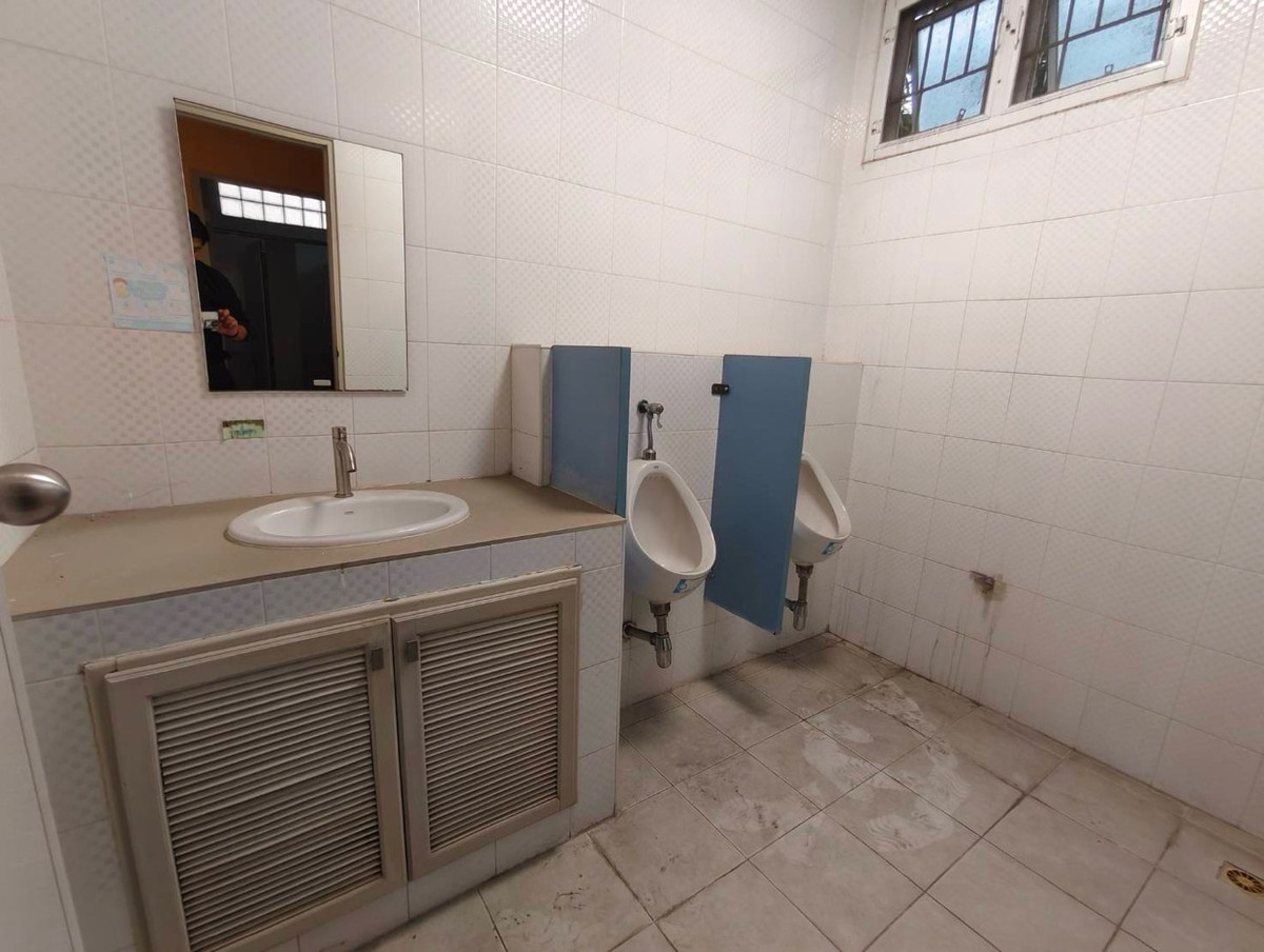 ให้เช่าโชว์รูมเกษตร นวมินทร์ ลาดปลาเค้า : ให้เช่า ออฟฟิศโชว์รูม ติดถนนใหญ่ นวลจันทร์ มีที่จอดรถ 5 คัน ตึกเด่น ติดถนน เหมาะสำหรับ ธุรกิจที่ต้องการหน้าร้าน และสำนักงาน 