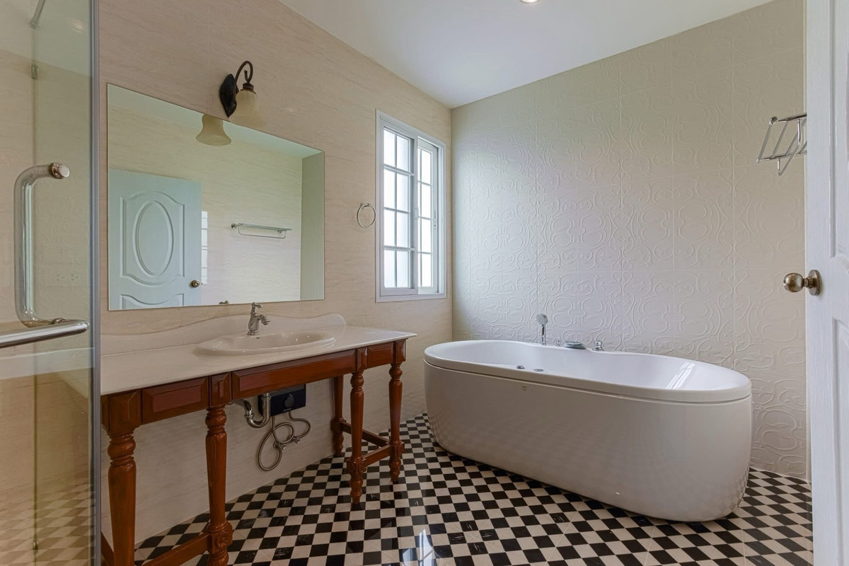 For RentHouseBangna, Bearing, Lasalle : New House For RENT : Fantasia Villa4 Classic Victorian Home near Seacon Sqaure and BTS Is lam