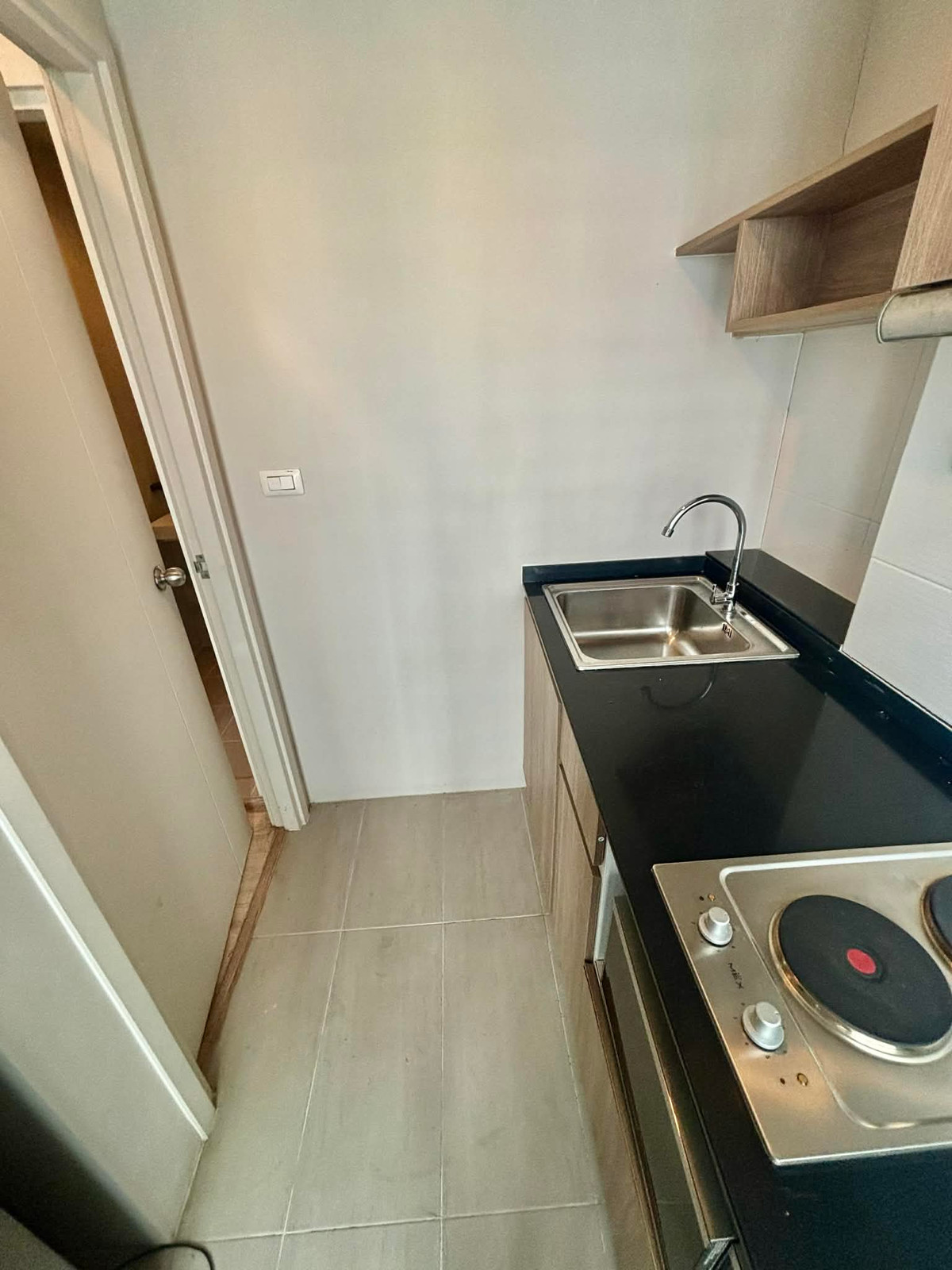 ให้เช่าคอนโดขอนแก่น : ให้เช่าคอนโด ทำเลทองติเซ็นทรัล เอสเซ็นท์ 