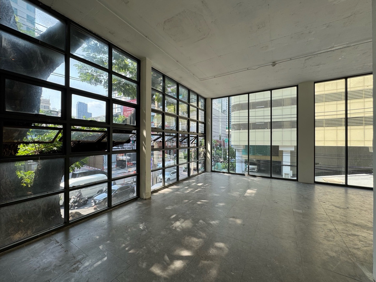 For RentShop HouseSukhumvit, Asoke, Thonglor : 📌Space for rent, suitable for clinics, restaurants, Pirates, Asoke area.