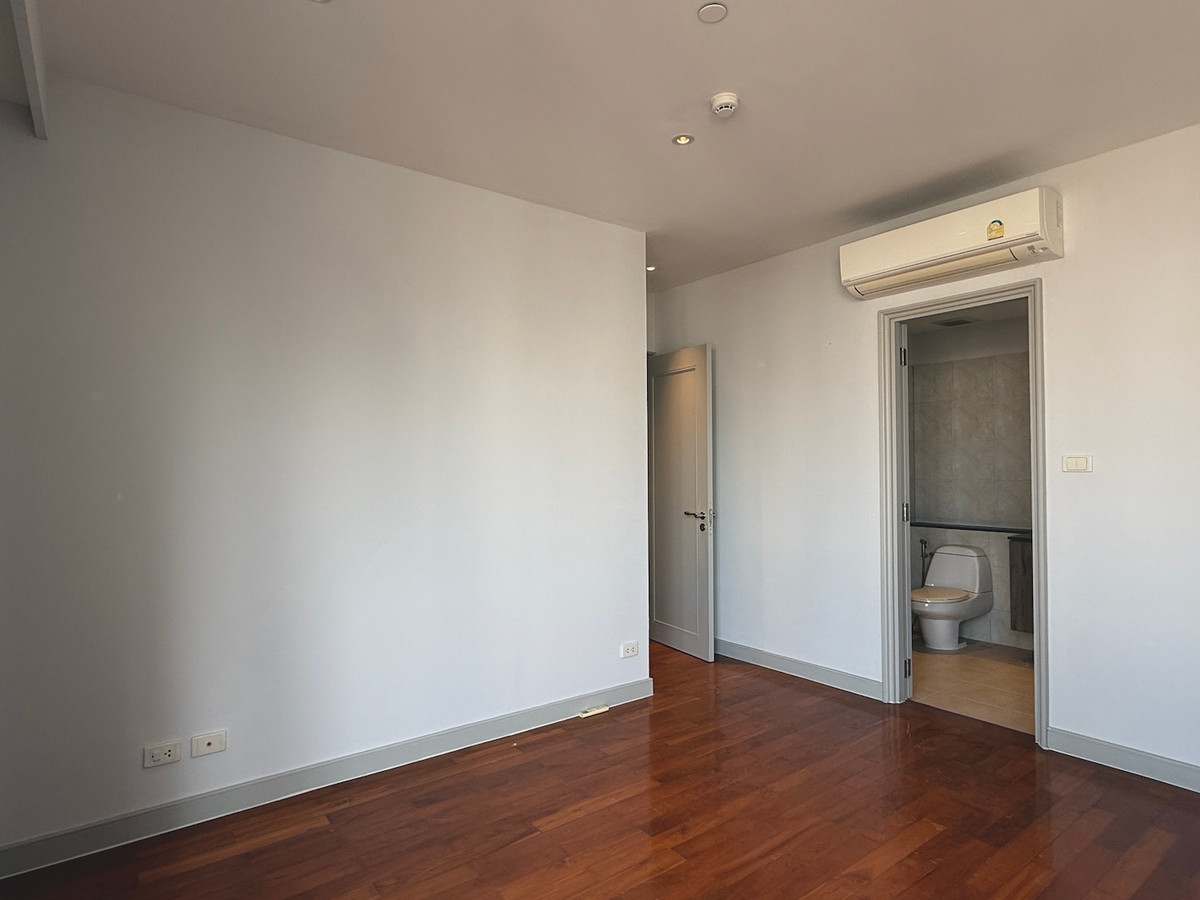 ให้เช่าคอนโดสุขุมวิท อโศก ทองหล่อ : คอนโด 4 ห้องนอน เลี้ยงสัตว์ได้ ในซอยทองหล่อ