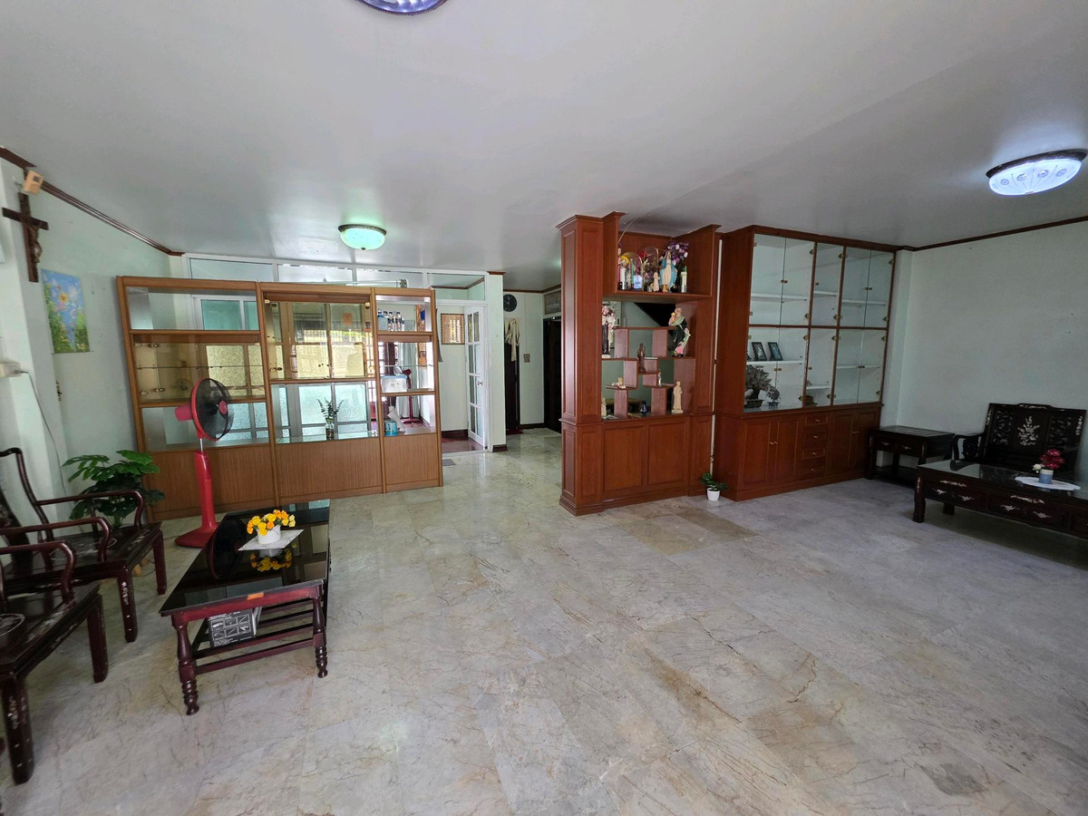 ให้เช่าบ้านรัชดา ห้วยขวาง : FOR RENT & SALE บ้านเดี่ยวทำเลทอง ติดถนนสุทธิสาร ทะลุลาดพร้าว 64 ได้!