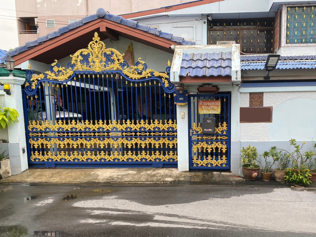 For SaleHouseNawamin, Ramindra : Detached House Ramintra Soi 42/1 / 4 Bedrooms (For Sale), Detached House Ramintra Soi 42/1 / 4 Bedrooms (FOR SALE) FAHS036