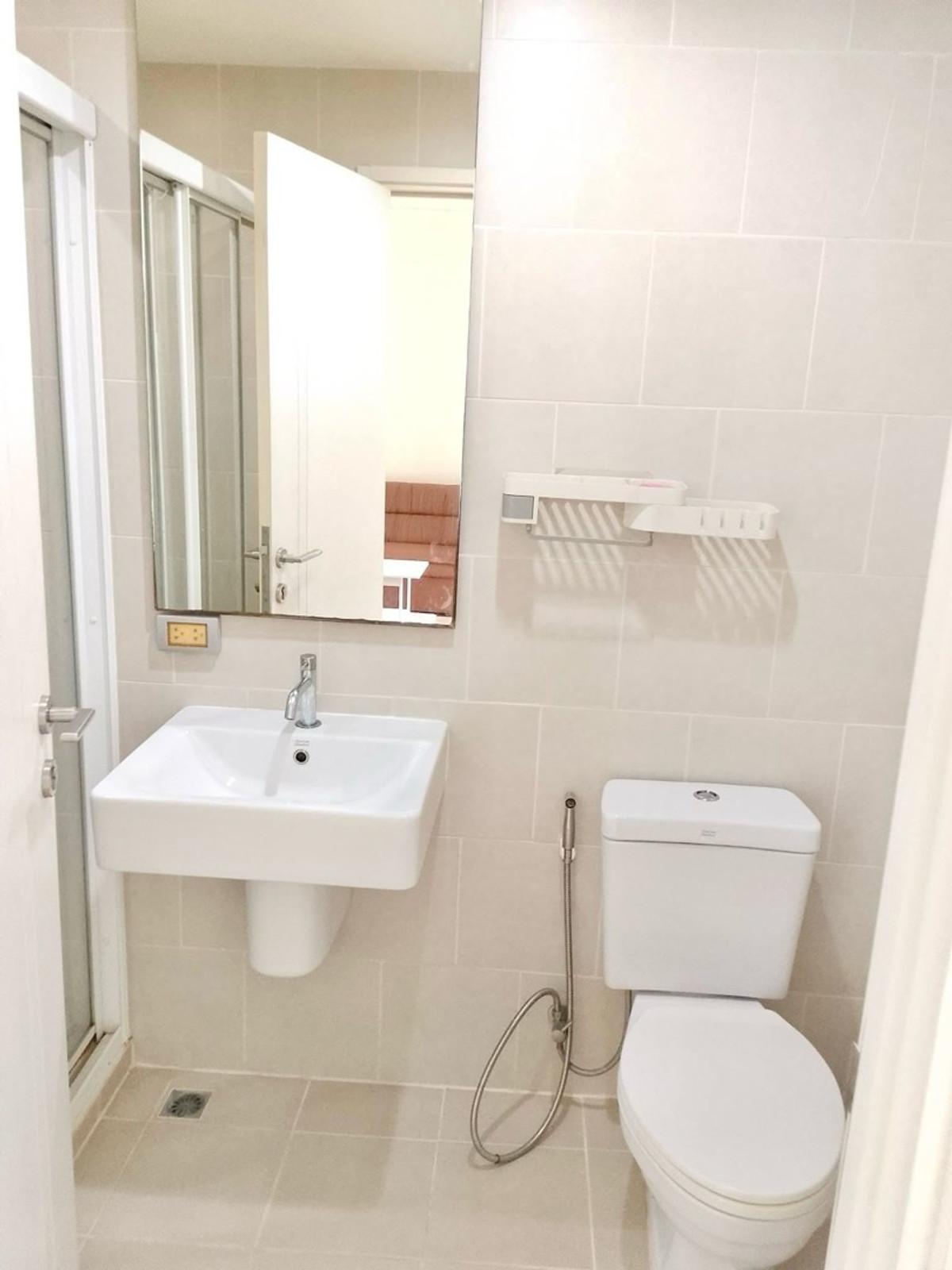 ให้เช่าคอนโดแจ้งวัฒนะ เมืองทอง : 📍โครงการ : The Base Chaengwattana 
🚝 ใกล้ : MRT สถานีเมืองทองธานี 300 เมตร
💵 ราคาเช่า : 9,500 บาท / เดือน