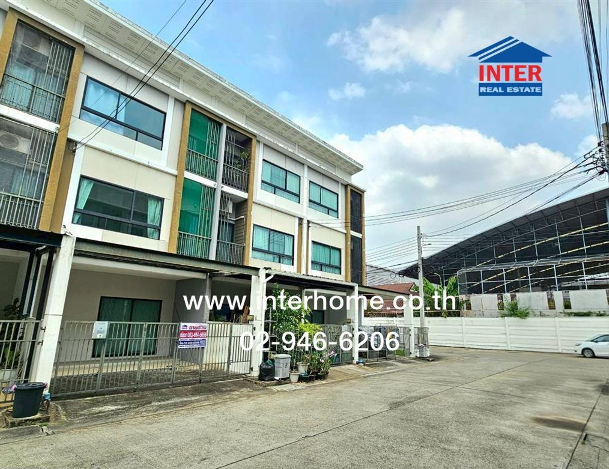 For SaleTownhomeVipawadee, Don Mueang, Lak Si : Townhome, 3 floors, 19.4 sq m, Patio Vibhavadi-Songprapha Village. Near Boon Anan Market, Ozone One Market, Soi Pracha Uthit, Songprapa Road, Pracha Uthit Road, Don Mueang District, Bangkok