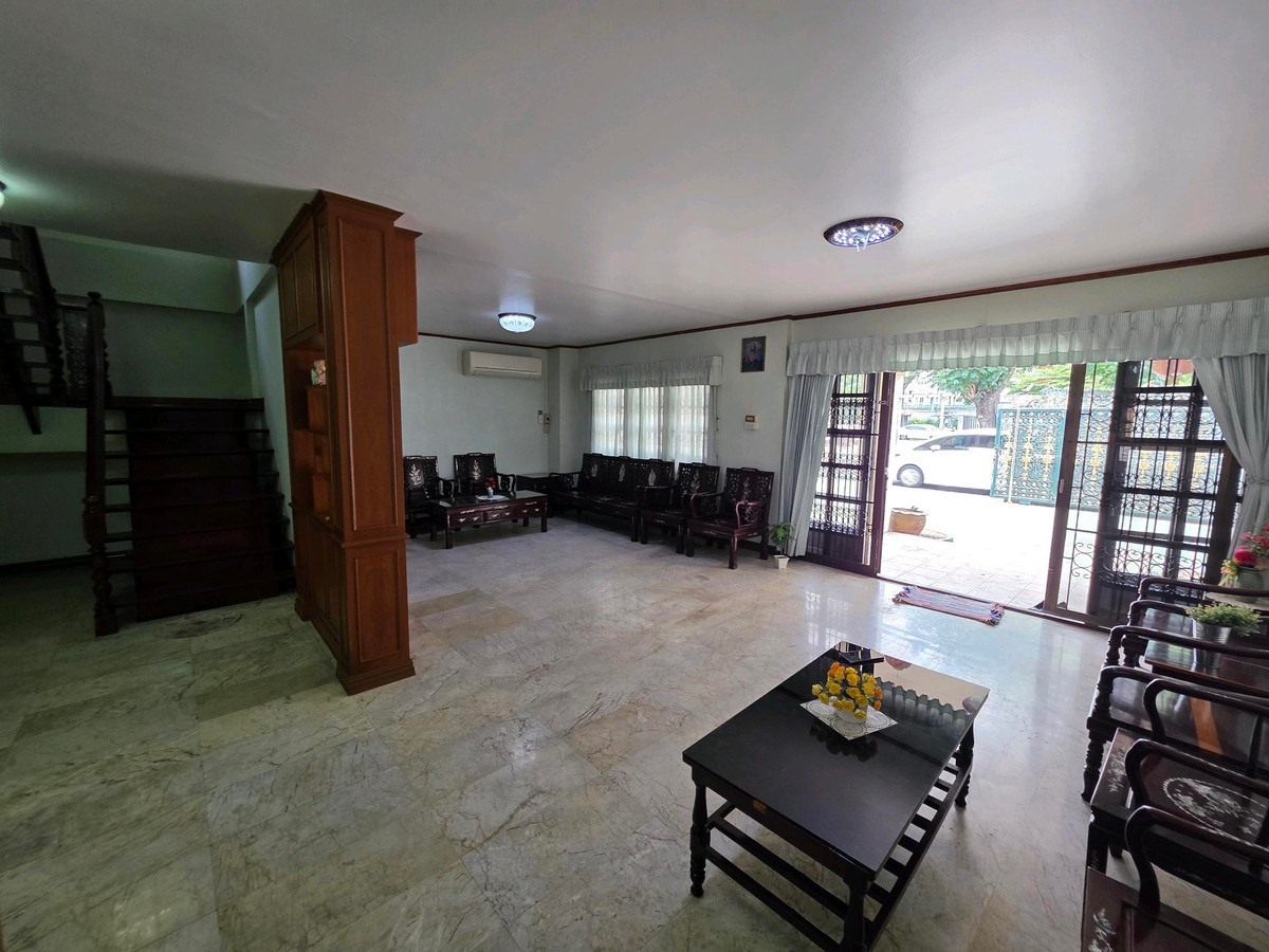 ให้เช่าบ้านรัชดา ห้วยขวาง : FOR RENT & SALE บ้านเดี่ยวทำเลทอง ติดถนนสุทธิสาร ทะลุลาดพร้าว 64 ได้!