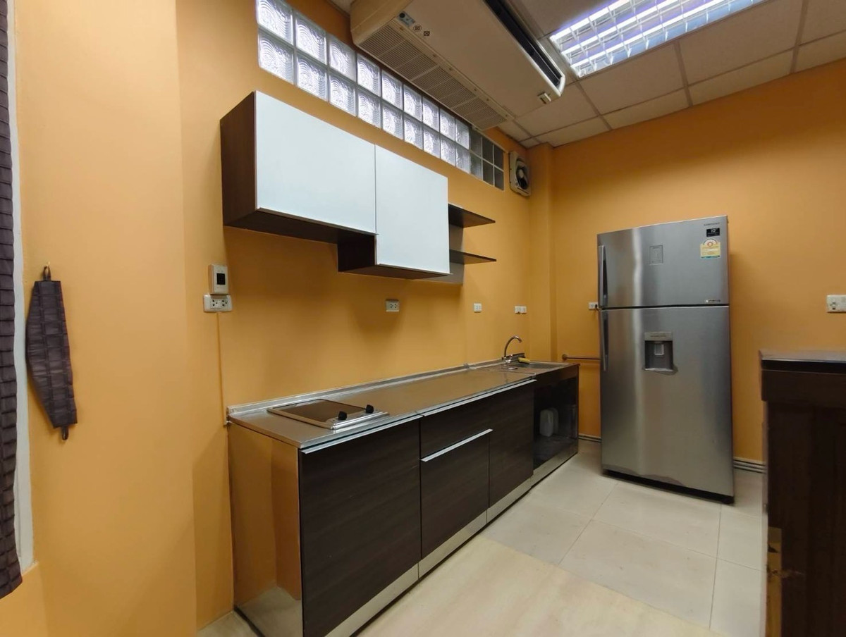 ให้เช่าโชว์รูมเกษตร นวมินทร์ ลาดปลาเค้า : ให้เช่า ออฟฟิศโชว์รูม ติดถนนใหญ่ นวลจันทร์ มีที่จอดรถ 5 คัน ตึกเด่น ติดถนน เหมาะสำหรับ ธุรกิจที่ต้องการหน้าร้าน และสำนักงาน 