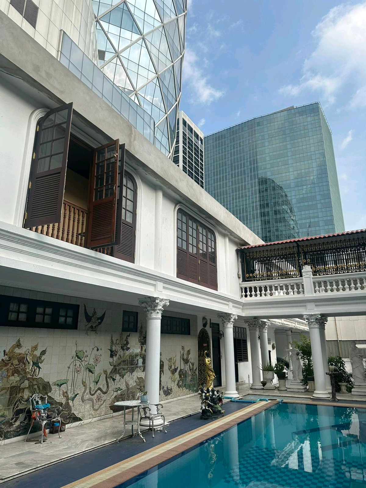 ขายบ้านอารีย์ อนุสาวรีย์ : ⭐️ขายบ้านหรู ซอย ราชครู ⭐️(พหลโยธิน 5) ใกล้ BTS อารีย์ ที่ดิน✅️ 484 ตร.วา พร้อมสระว่ายน้ำ🌟