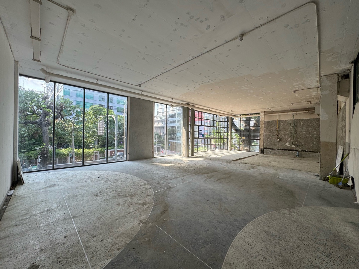 For RentShop HouseSukhumvit, Asoke, Thonglor : 📌Space for rent, suitable for clinics, restaurants, Pirates, Asoke area.