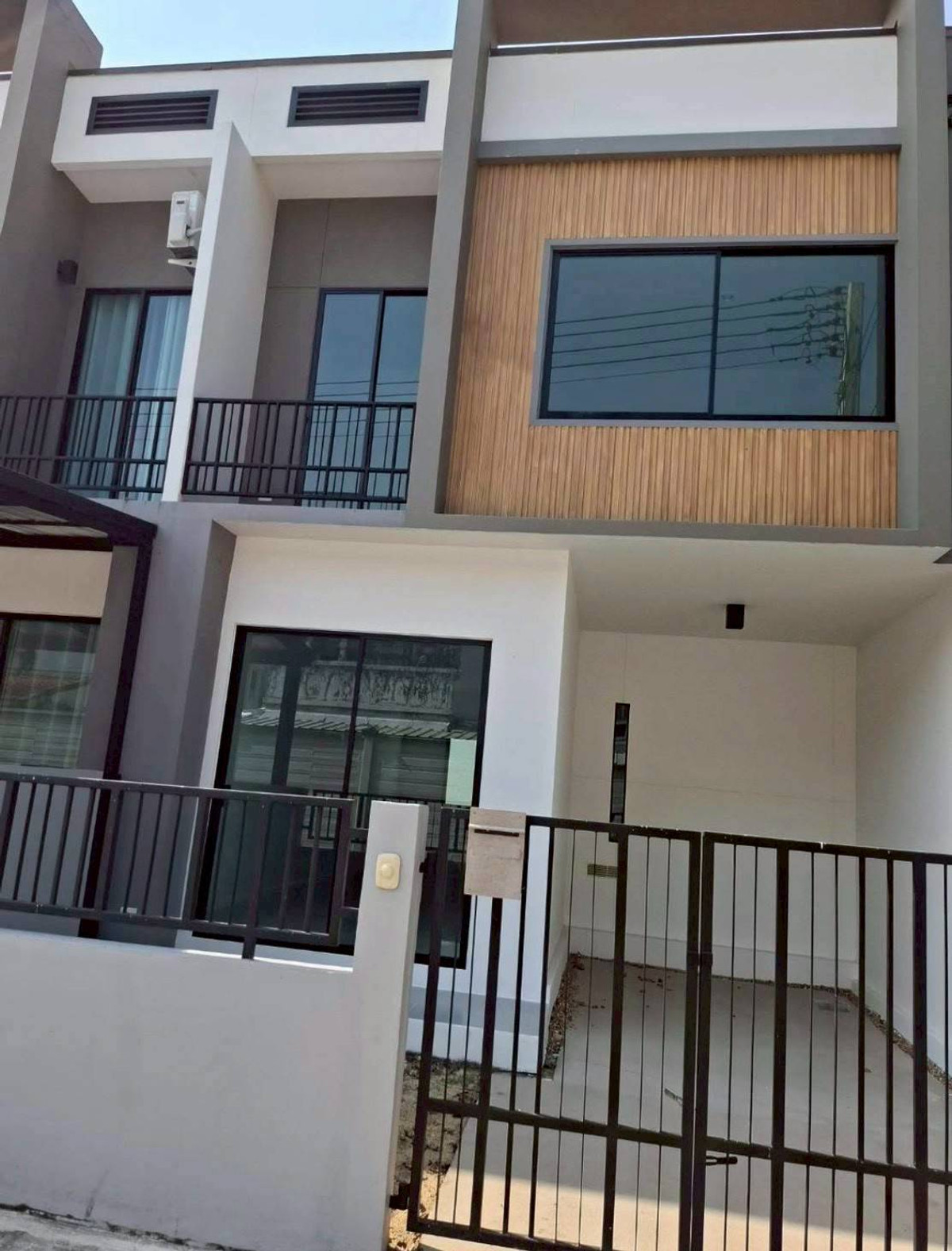 For RentTownhomePathum Thani,Rangsit, Thammasat : ME2500858 Townhome for rent S Gate Town Ratchaphruek-Tiwanon, good atmosphere, ready to move in.