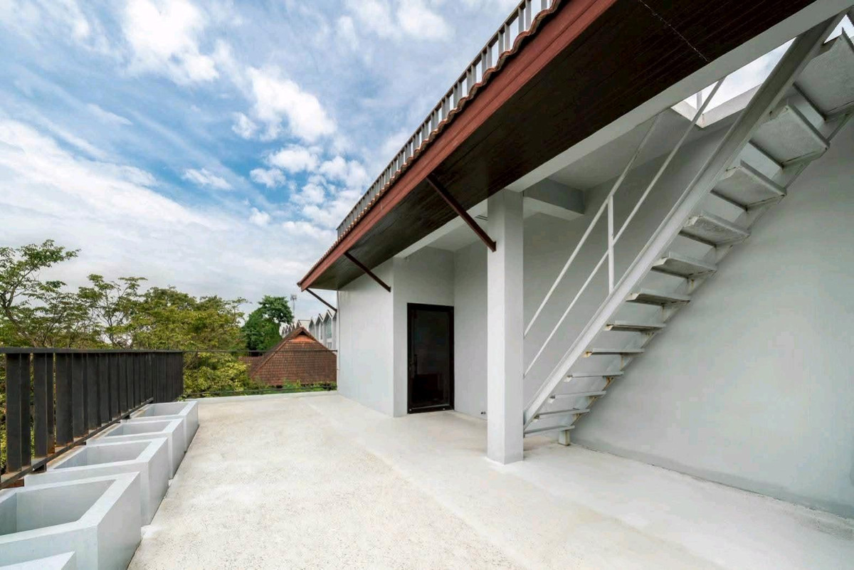 For SaleHome OfficeRamkhamhaeng, Hua Mak : 🔥 Home office, 4 floors, newly renovated, Town in Town, next to the main road, near the expressway + BTS, complete functions, ready to use, price 7.79 million, contact Luk Jeab 065-536-5165 🐥 #Home office #Town in Town #Rama 9 #Lat Phrao 71 #Bangkok real 