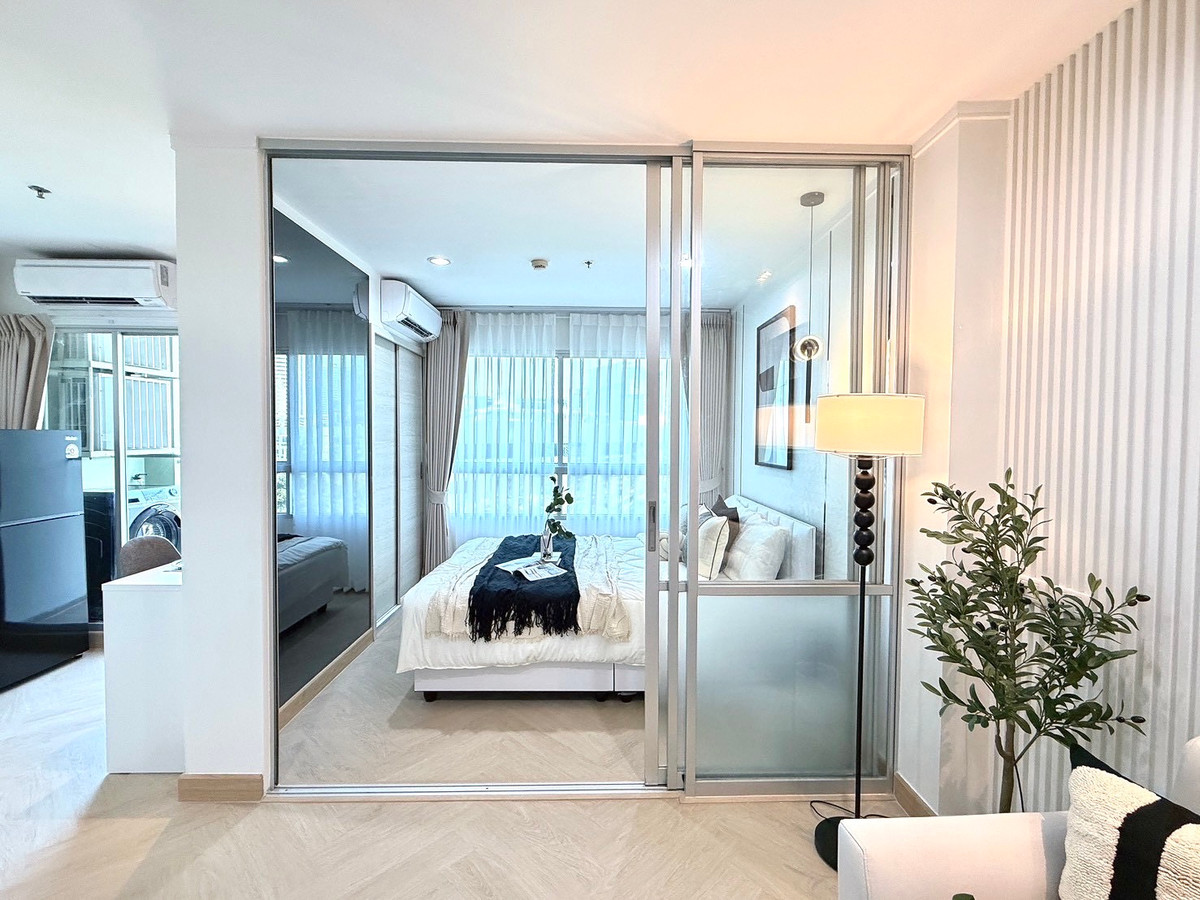 For SaleCondoRama9, Petchburi, RCA : Urgent Sale 📍 Lumpini Park Rama 9 - Ratchada 📍 Fully furnished and equipped with appliances. Near MRT Rama 9.