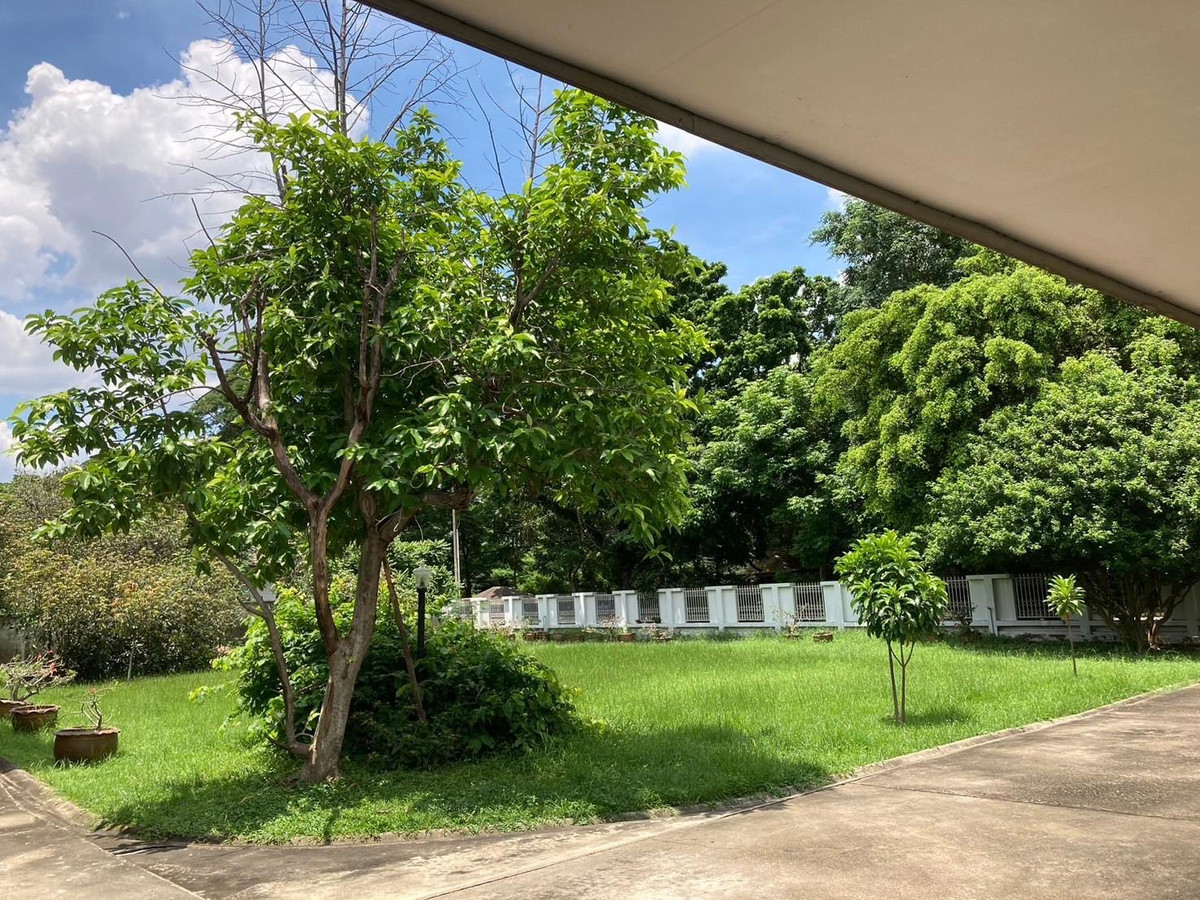 ขายบ้านเสรีไทย-นิด้า : หมู่บ้านนวธานี / 5 ห้องนอน (ขาย), Moo Baan Navatanee / 5 Bedrooms (FOR SALE) FAHS059