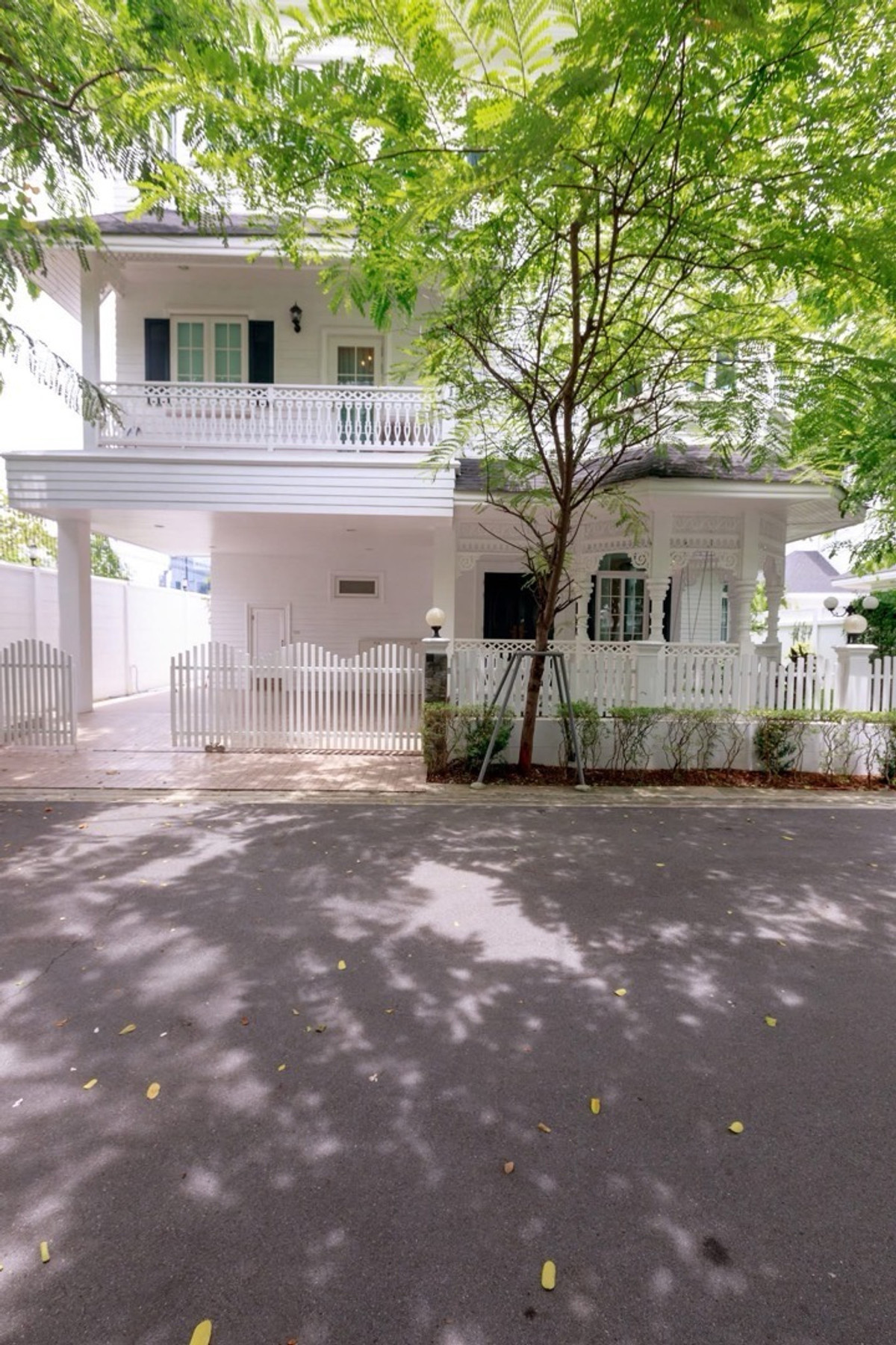 For RentHouseBangna, Bearing, Lasalle : New House For RENT : Fantasia Villa4 Classic Victorian Home near Seacon Sqaure and BTS Is lam