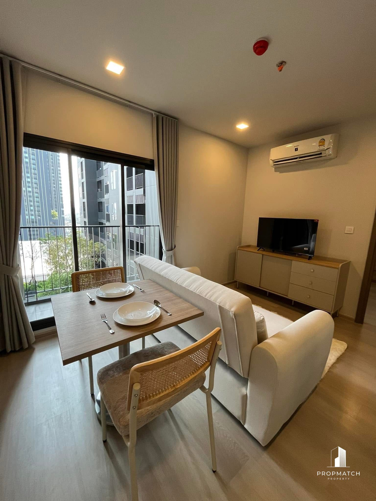 ให้เช่าคอนโดลาดพร้าว เซ็นทรัลลาดพร้าว : ✨Flash Deal ✨Life Phahon - Ladprao  (1Bed 1Bath 35SQM.) พร้อมอยู่ ! เพียง  27,000 บาทต่อเดือน Tel.0981315848 @propmatch