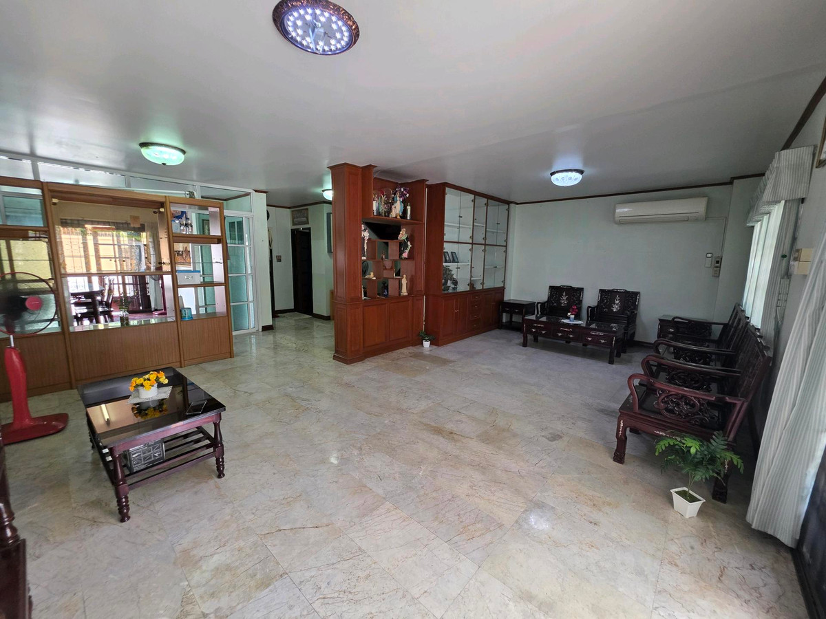 ให้เช่าบ้านรัชดา ห้วยขวาง : FOR RENT & SALE บ้านเดี่ยวทำเลทอง ติดถนนสุทธิสาร ทะลุลาดพร้าว 64 ได้!