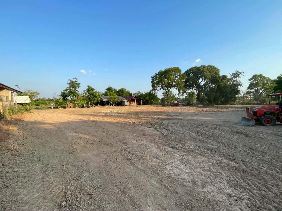 For SaleLandUbon Ratchathani : Land for sale, already filled in, Ubon Ratchathani, only 1.5 million baht, free transfer, very good price, suitable for buying, keeping or building a house immediately! (N.2029)