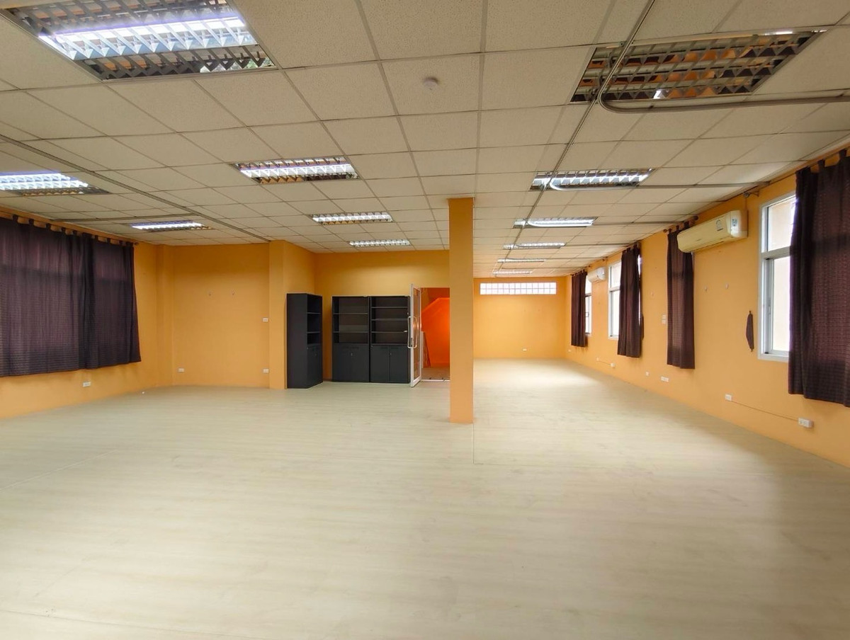 ให้เช่าโชว์รูมเกษตร นวมินทร์ ลาดปลาเค้า : ให้เช่า ออฟฟิศโชว์รูม ติดถนนใหญ่ นวลจันทร์ มีที่จอดรถ 5 คัน ตึกเด่น ติดถนน เหมาะสำหรับ ธุรกิจที่ต้องการหน้าร้าน และสำนักงาน 