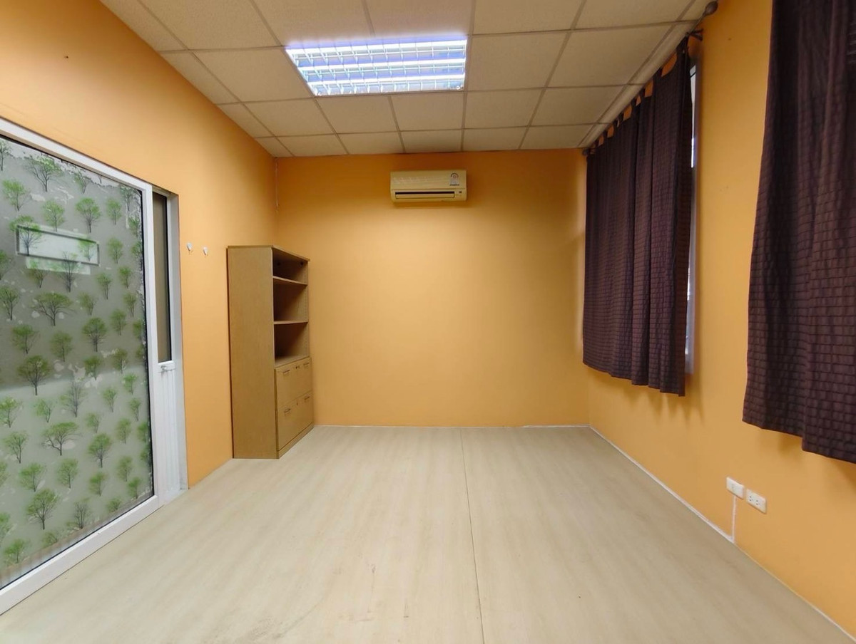 ให้เช่าโชว์รูมเกษตร นวมินทร์ ลาดปลาเค้า : ให้เช่า ออฟฟิศโชว์รูม ติดถนนใหญ่ นวลจันทร์ มีที่จอดรถ 5 คัน ตึกเด่น ติดถนน เหมาะสำหรับ ธุรกิจที่ต้องการหน้าร้าน และสำนักงาน 