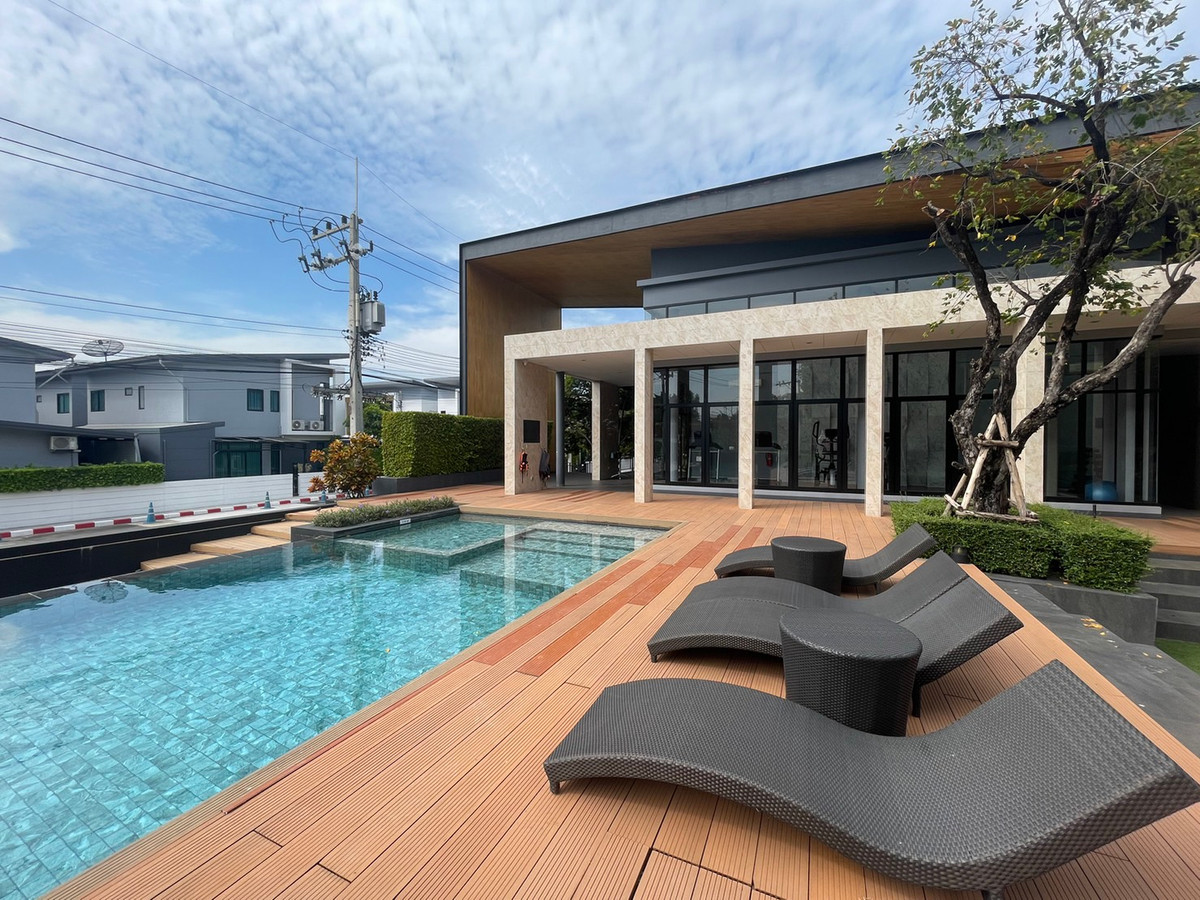 ให้เช่าบ้านปทุมธานี รังสิต ธรรมศาสตร์ : บ้านเดี่ยว เพียง 700 เมตรจากห้างฟิวเจ้อรังสิต 4 ห้องนอน หลังมุม เฟอรนิเจ้อครบพร้อมอยู่ ว่างให้เช่า