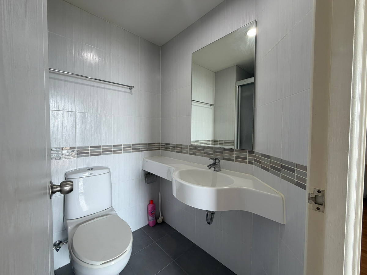 For SaleCondoRama9, Petchburi, RCA : Urgent sale!! Lumpini Park Rama 9-Ratchada, room 26 sq m, Building A, Floor 12A, separate private room. Suitable for staying alone.