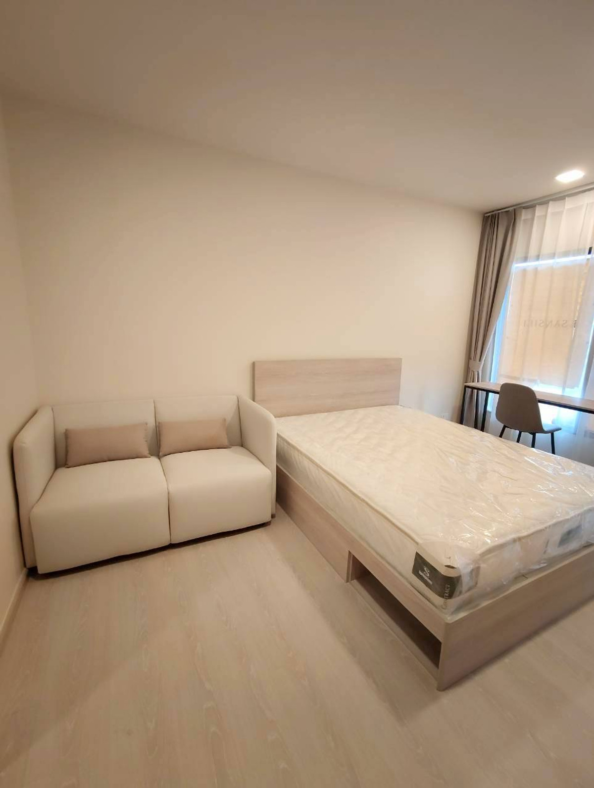 For RentCondoWongwianyai, Charoennakor : Flo, new room, good size for rent, 12,000 baht 💥Hurry before the room runs out, call 081-912-8883