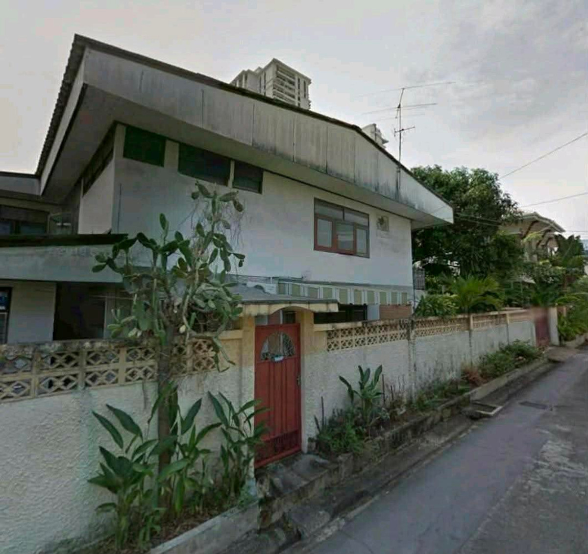 ขายที่ดินสุขุมวิท อโศก ทองหล่อ : #Rareland ใจกลางเอกมัย - ทองหล่อ ที่พร้อมให้คุณพัฒนาศักยภาพของที่ดินแปลงนี้อย่างมีคุณค่ากับพื้นที่ 99 ตรว.หน้ากว้าง 25ม. สนใจนัดชมเพื่อมองเห็นภาพที่จะเป็น 