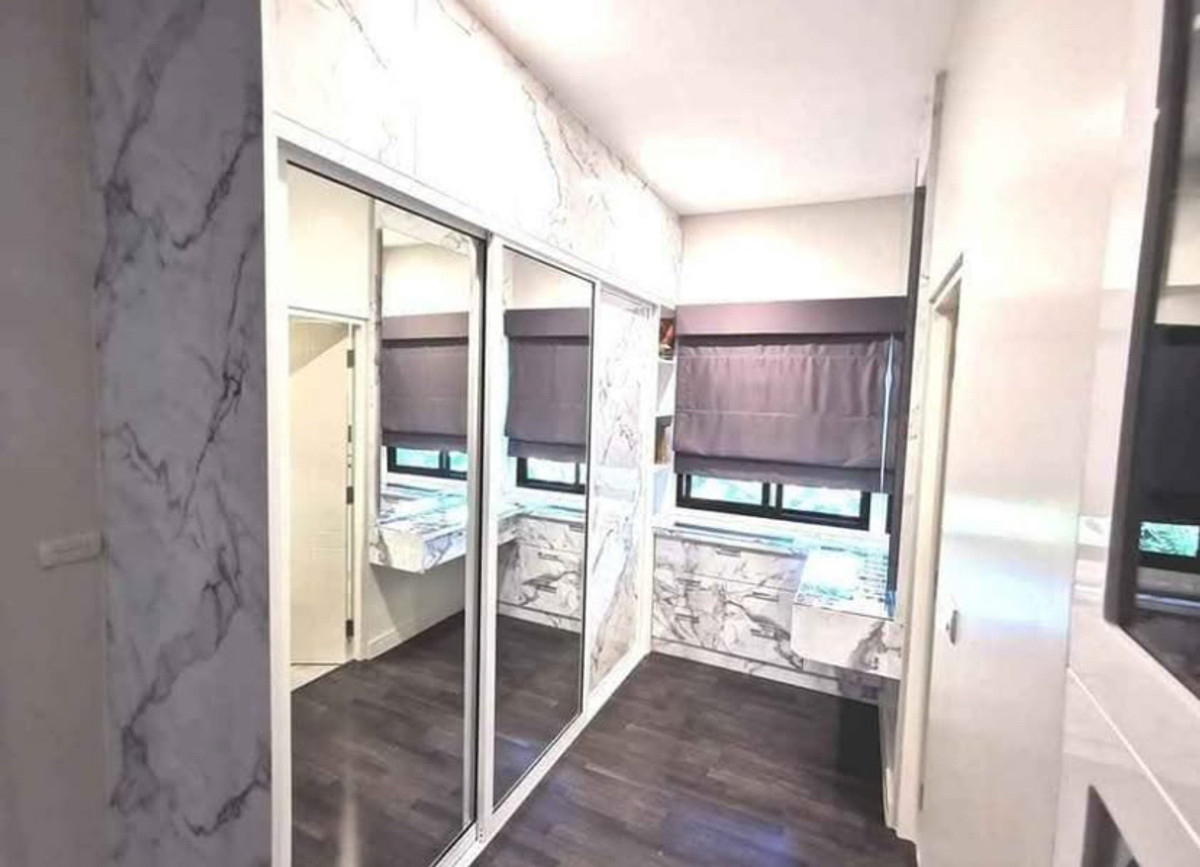 For RentHousePinklao, Charansanitwong : Single house for rent Setthasiri Village Charan-Pinklao Near Central Pinklao and Siriraj Hospital