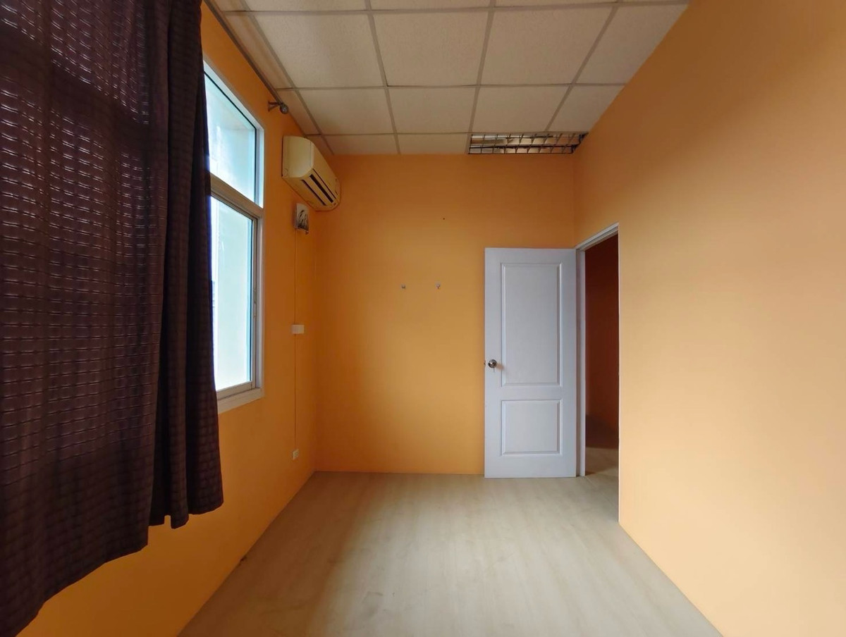 ให้เช่าอาคารพาณิชย์เกษตร นวมินทร์ ลาดปลาเค้า : สำหรับเช่า อาคารพาณิชย์ 3 ชั้น ติดถนนใหญ่ นวลจันทร์ เขตบึงกุ่ม กทม เพื่อธุรกิจ มีที่จอดรถ 4-5 คัน 