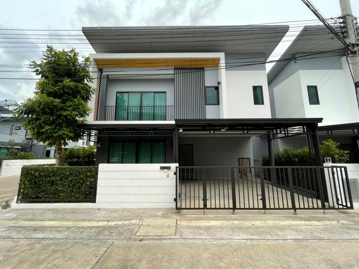 ให้เช่าบ้านปทุมธานี รังสิต ธรรมศาสตร์ : บ้านเดี่ยว เพียง 700 เมตรจากห้างฟิวเจ้อรังสิต 4 ห้องนอน หลังมุม เฟอรนิเจ้อครบพร้อมอยู่ ว่างให้เช่า