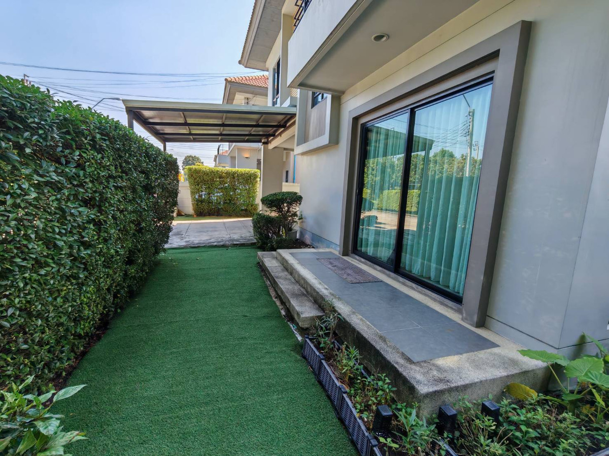 ให้เช่าบ้านนวมินทร์ รามอินทรา : ให้เช่าบ้านเดี่ยว ไลฟ์ บางกอก บูเลอวาร์ด รามอินทรา 65 (53 ตร.ว.) 4 นอน 3 น้ำ แปลงหน้าสวน พร้อมอยู่