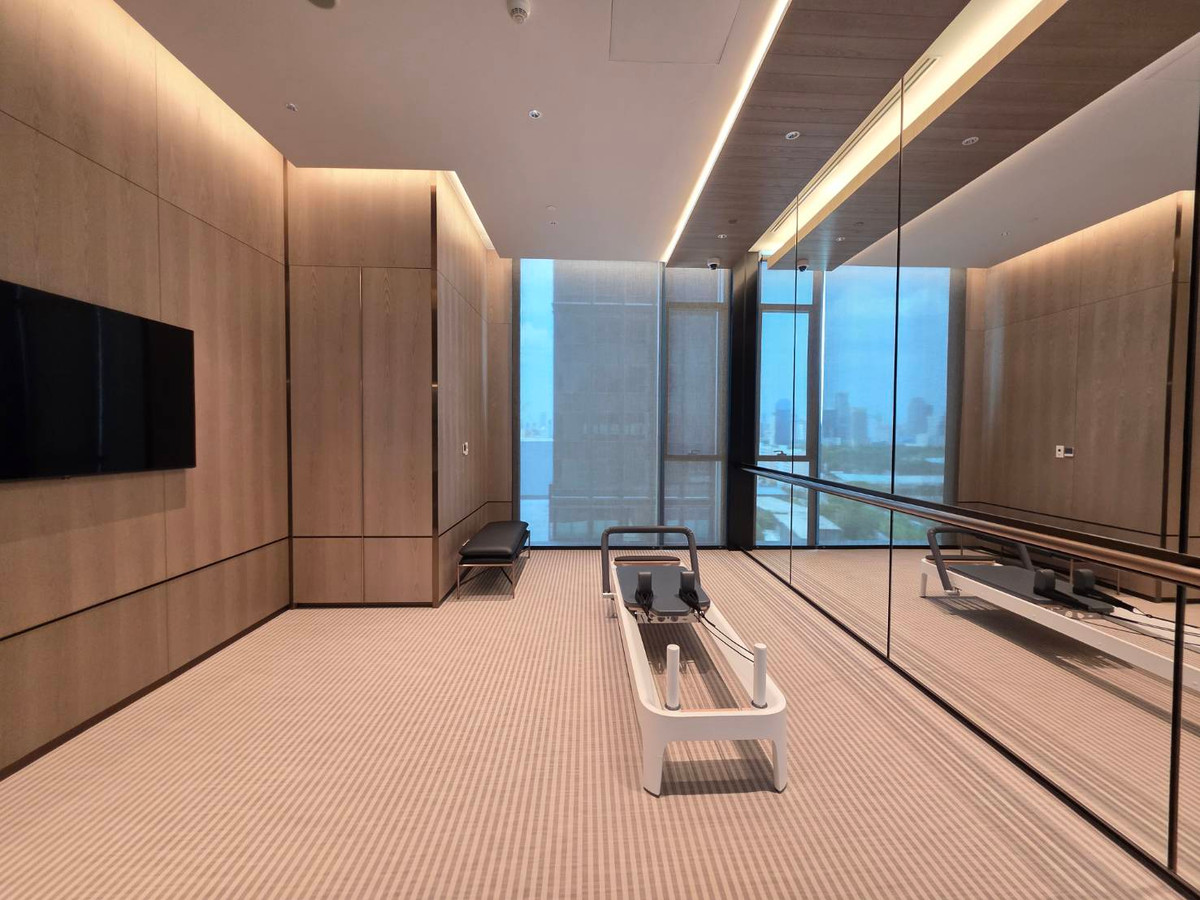 For SaleCondoWitthayu, Chidlom, Langsuan, Ploenchit : EI8HTEEN SEVEN: 3bed 3bath 173sqm. 72,000,000 Corner full lumpini view Am: 0656199198