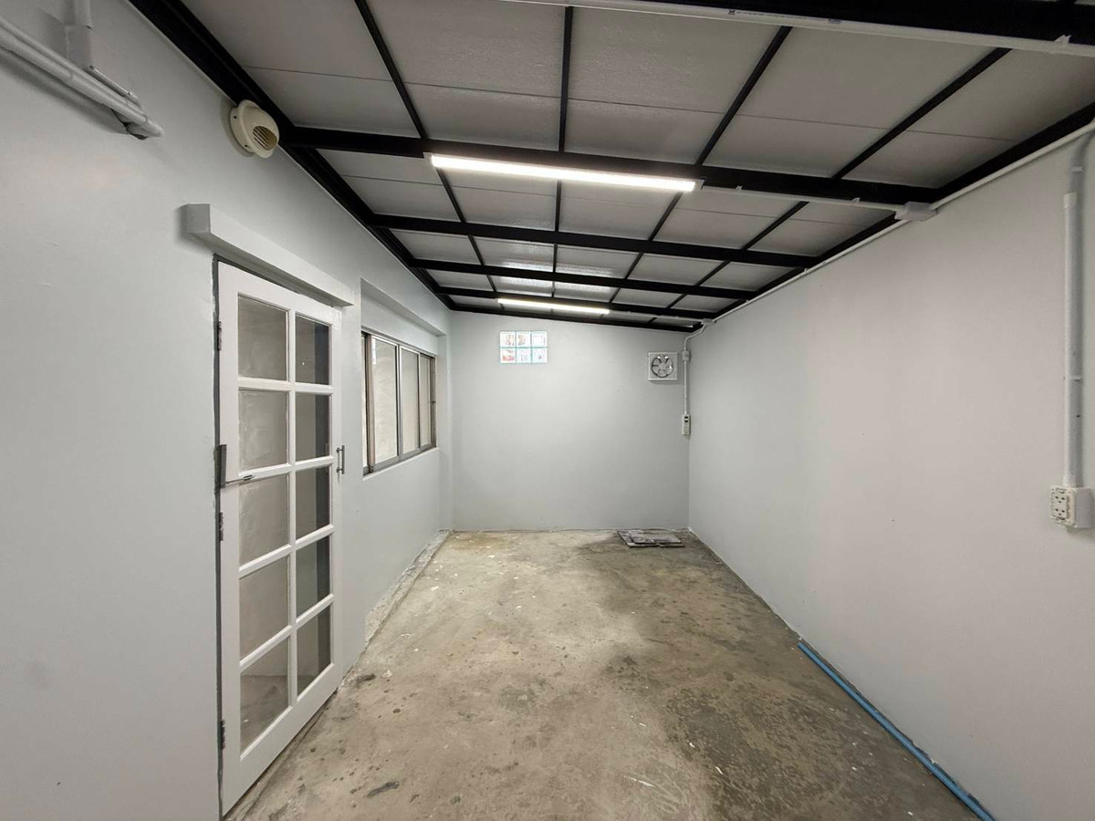 ขายโฮมออฟฟิศรัชดา ห้วยขวาง : สินธานี ลาดพร้าว 80 / 4 ห้องนอน (ขาย), Sinthanee Ladprao 80 / 4 Bedrooms (FOR SALE) JANE046