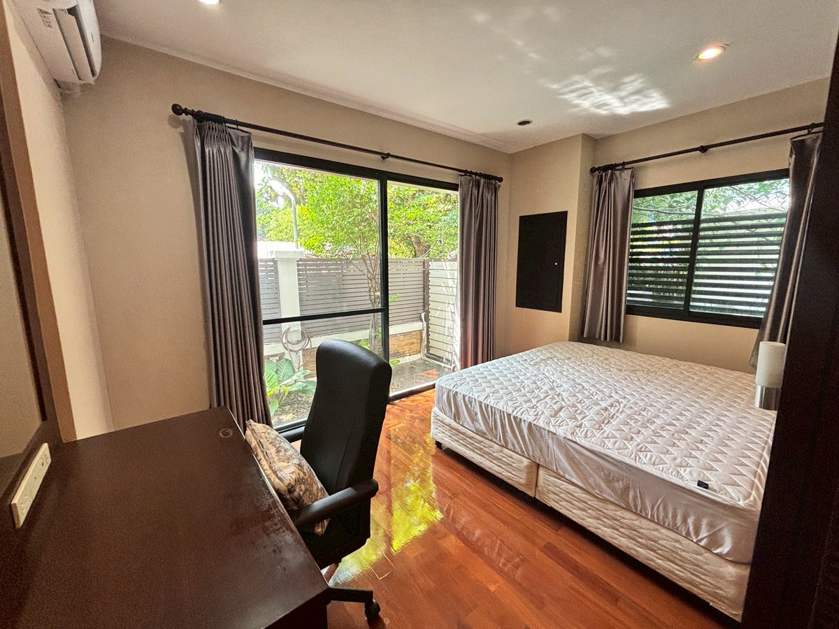 For RentHouseSukhumvit, Asoke, Thonglor : House for Rent – 3 Bedrooms, Walking Distance to BTS Phrom Phong & Emporium **NO CO-AGENT**