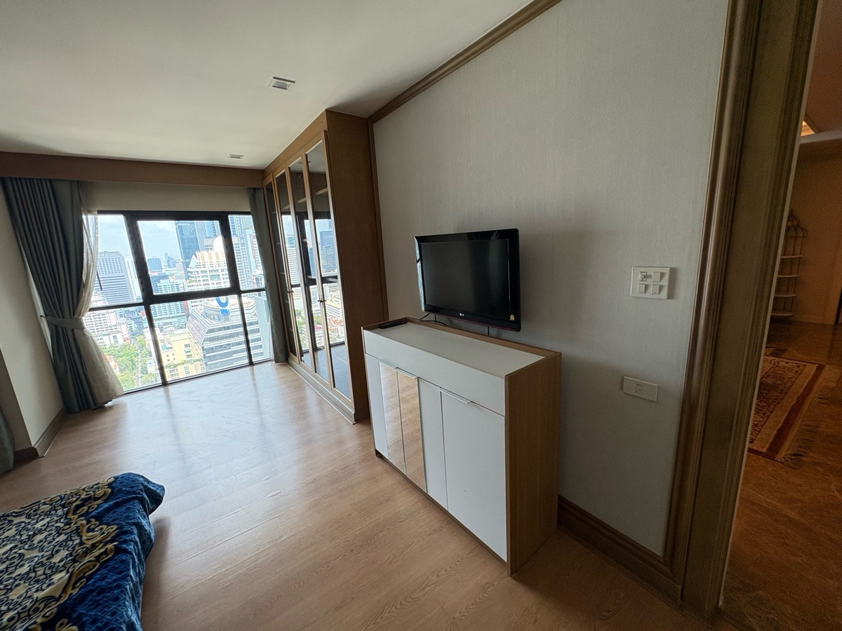 For RentCondoSathorn, Narathiwat : 🔥Rent 3BR 4BR + 1 Maid🔥223sqm🔥Floor33🔥85,000/month🔥Never rent before🔥